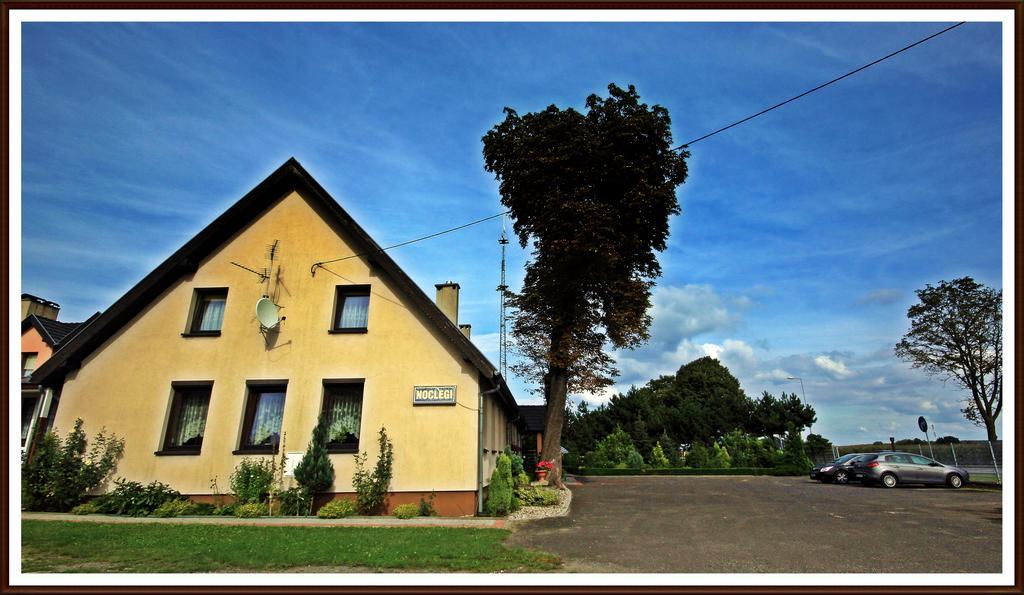 Bierdzany Dworek Jana Bed & Breakfast エクステリア 写真